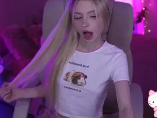 EviStar's Live Sex Cam Show