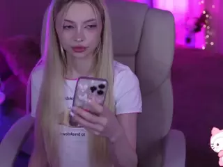 EviStar's Live Sex Cam Show
