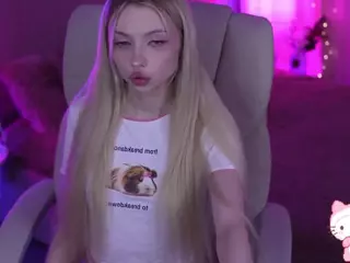 EviStar's Live Sex Cam Show