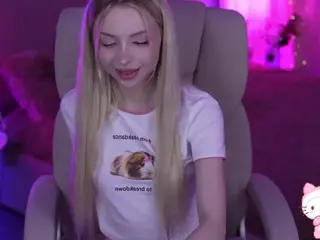 EviStar's Live Sex Cam Show
