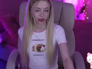 EviStar's Live Sex Cam Show