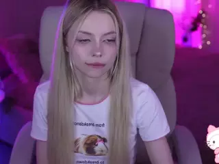 EviStar's Live Sex Cam Show