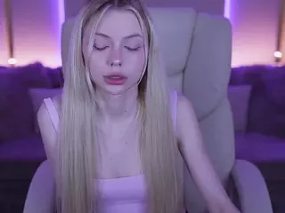 EviStar's Live Sex Cam Show