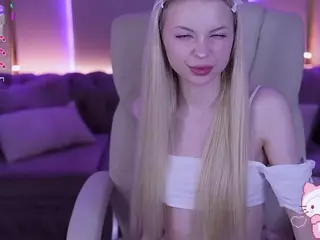 EviStar's Live Sex Cam Show