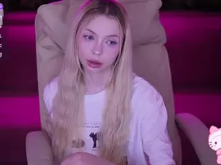 EviStar's Live Sex Cam Show