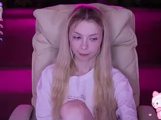EviStar's Live Sex Cam Show