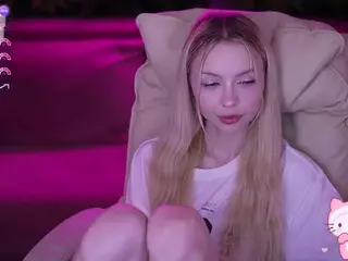 EviStar's Live Sex Cam Show