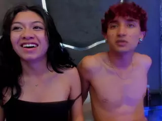 LaurynAndNarem's Live Sex Cam Show