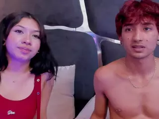 LaurynAndNarem's Live Sex Cam Show