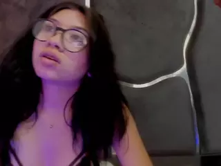 LaurynAndNarem's Live Sex Cam Show