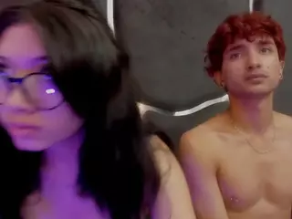 LaurynAndNarem's Live Sex Cam Show