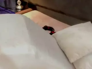 LaurynAndNarem's Live Sex Cam Show