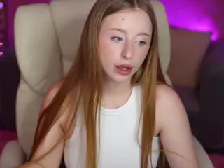 SilverrMoon's Live Sex Cam Show
