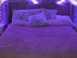 SilverrMoon's Live Sex Cam Show