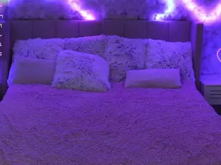 SilverrMoon's Live Sex Cam Show