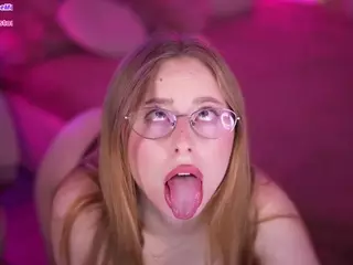 SilverrMoon's Live Sex Cam Show
