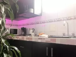Emma-evaa's Live Sex Cam Show