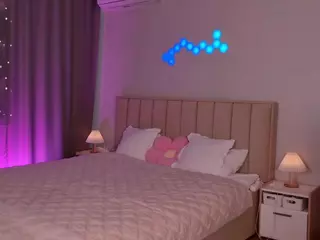 EvaBunnyrot's Live Sex Cam Show