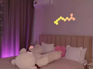 EvaBunnyrot's Live Sex Cam Show
