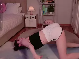 EvaBunnyrot's Live Sex Cam Show