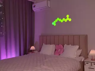 EvaBunnyrot's Live Sex Cam Show