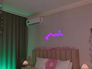 EvaBunnyrot's Live Sex Cam Show