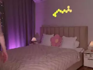 EvaBunnyrot's Live Sex Cam Show