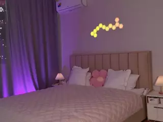 EvaBunnyrot's Live Sex Cam Show