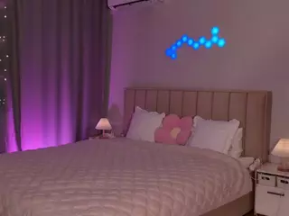 EvaBunnyrot's Live Sex Cam Show