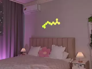 EvaBunnyrot's Live Sex Cam Show