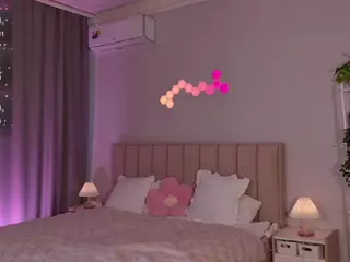 EvaBunnyrot's Live Sex Cam Show