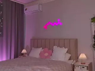 EvaBunnyrot's Live Sex Cam Show