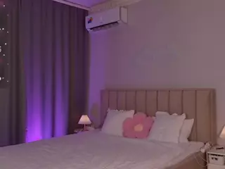 EvaBunnyrot's Live Sex Cam Show