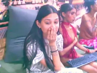 IndianPrettySmile's Live Sex Cam Show