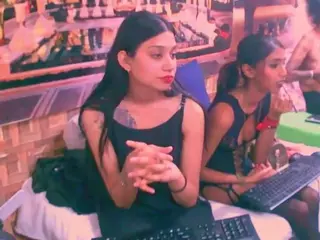IndianPrettySmile's Live Sex Cam Show
