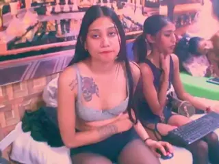 IndianPrettySmile's Live Sex Cam Show