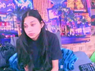 IndianPrettySmile's Live Sex Cam Show
