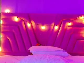 innocenthazel's Live Sex Cam Show