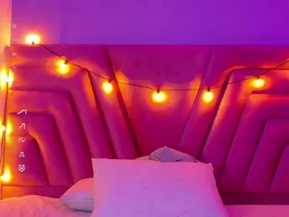 innocenthazel's Live Sex Cam Show
