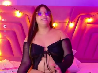 innocenthazel's Live Sex Cam Show