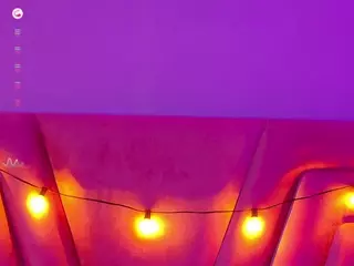 innocenthazel's Live Sex Cam Show