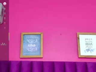 innocenthazel's Live Sex Cam Show
