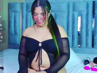 innocenthazel's Live Sex Cam Show