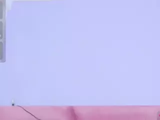 innocenthazel's Live Sex Cam Show