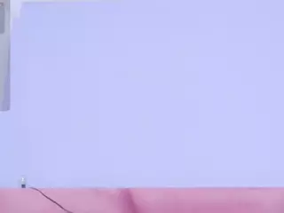 innocenthazel's Live Sex Cam Show