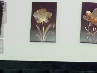 innocenthazel's Live Sex Cam Show