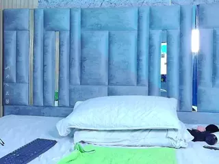 innocenthazel's Live Sex Cam Show