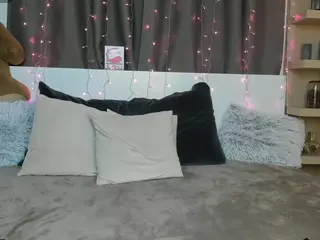 SashaSkyX's Live Sex Cam Show