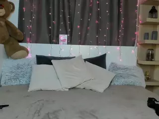 SashaSkyX's Live Sex Cam Show
