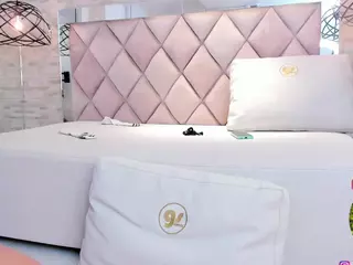Celene-Midnight's Live Sex Cam Show